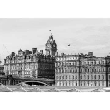 Lais Puzzle - Historische Gebäude im Stadtzentrum von Edinburgh - Schottland in schwarz weiß - 2.000 Teile