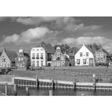 Lais Puzzle - Historische Häuserfassaden in der Sielstraße im Fischereihafen von Greetsiel, Niedersachsen, Deutschland in schwarz weiß - 500, 1.000 & 2.000 Teile