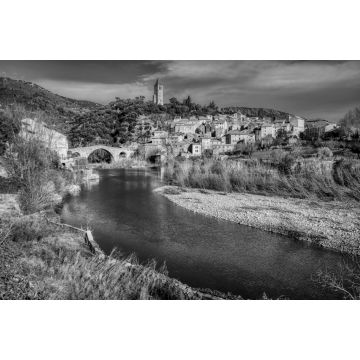 Lais Puzzle - Das Dorf Olargues in der Region Languedoc (Frankreich) in schwarz weiß - 2.000 Teile