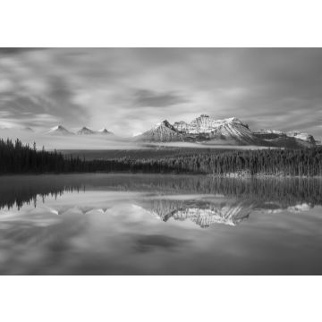 Lais Puzzle - Panorama des Herbert-Sees an einem nebligen Morgen mit Gletscherberg und Spiegelung im Banff-Nationalpark, Kanada Die kanadischen Rockies oder Canadian Rocky Mountains in schwarz weiß - 500, 1.000 & 2.000 Teile