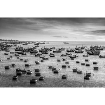 Lais Puzzle - Traditionelles vietnamesisches Boot in Form eines Korbes im Fischerhafen eines Fischerdorfes bei Sonnenuntergang, Binh Thuan, Vietnam. Landschaft. Beliebtes Wahrzeichen, berühmtes Reiseziel in Vietnam in schwarz weiß - 2.000 Teile