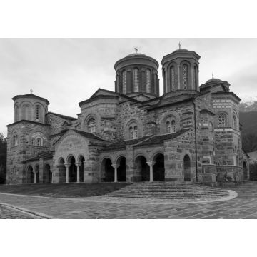 Lais Puzzle - Heiliges Kloster St. Johannes der Täufer in Akritochori, Serres, Griechenland. Es ist nach den architektonischen Standards byzantinischer Klöster gebaut in schwarz weiß - 1.000 Teile