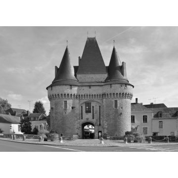 Lais Puzzle - Das befestigte Tor Saint-Julien in La-Ferté-Bernard, einer Gemeinde im Departement Sarthe in der Region Pays de la Loire im Nordwesten Frankreichs in schwarz weiß - 1.000 Teile