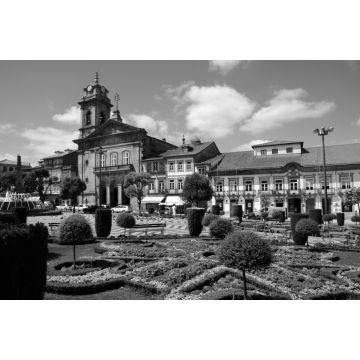 Lais Puzzle - Portugal, Ort in Guimaraes in schwarz weiß - 2.000 Teile