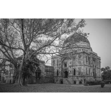 Lais Puzzle - Bara Gumbad im Lodi-Garten in Delhi in schwarz weiß - 2.000 Teile