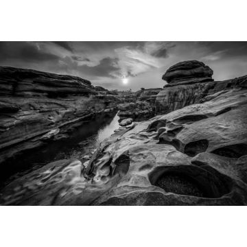 Lais Puzzle - Landschaft bei Sonnenuntergang am Sam Phan Bok in Ubonratchathani, ungesehen in Thailand. Der Grand Canyon in schwarz weiß - 2.000 Teile