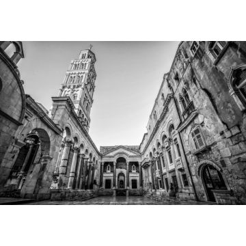 Lais Puzzle - Der Diokletianspalast in Split, Kroatien - Der berühmte Diokletianspalast ist ein antiker Palast, der für Kaiser Diokletian im historischen Zentrum von Split, Kroatien, errichtet wurde in schwarz weiß - 2.000 Teile
