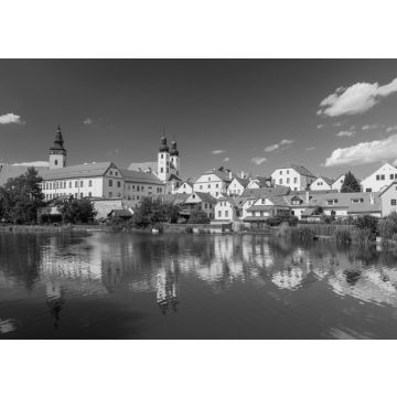 Lais Puzzle - UNESCO-geschützte tschechische Stadt Telc Stadtbild auf der Burg mit Wasserspiegelung in schwarz weiß - 500, 1.000 & 2.000 Teile