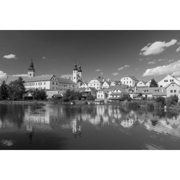 Lais Puzzle - UNESCO-geschützte tschechische Stadt Telc Stadtbild auf der Burg mit Wasserspiegelung in schwarz weiß - 2.000 Teile