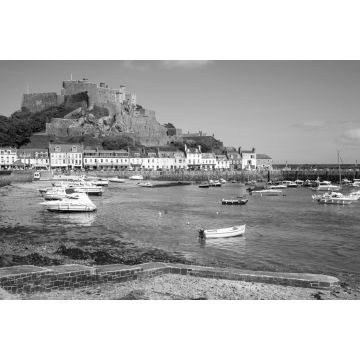 Lais Puzzle - Hafen von Gorey und Schloss Mont Orgueil auf Jersey in schwarz weiß - 2.000 Teile