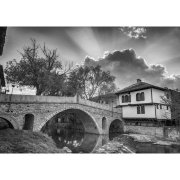 Lais Puzzle - Schöner Blick auf den Uhrenturm und die Altstadt im architektonisch traditionellen Komplex in Tryavna, Bulgarien in schwarz weiß - 1.000 Teile