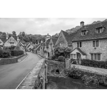Lais Puzzle - Dorf Castle Combe, Wiltshire, Vereinigtes Königreich. Brücke über den Fluss Bybrook in schwarz weiß - 2.000 Teile