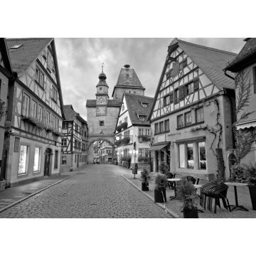 Lais Puzzle - Gepflasterte Straße in der historischen Stadt Rothenburg ob der Tauber, Morgengrauen in schwarz weiß - 1.000 Teile