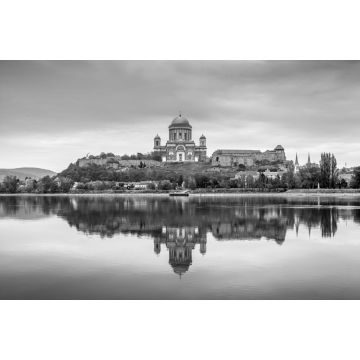 Lais Puzzle - Esztergom, Ungarn - Schöner Herbstmorgen mit der Basilika der Heiligen Jungfrau Maria in Esztergom an der Donau in schwarz weiß - 2.000 Teile