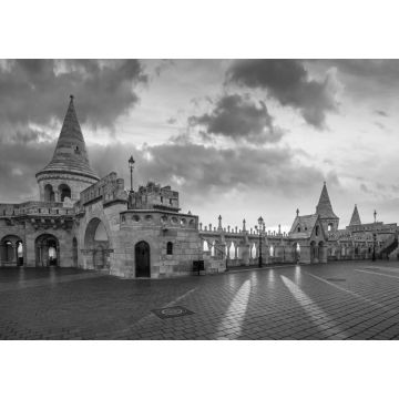 Lais Puzzle - Budapest, Ungarn - Schöner Herbst-Sonnenaufgang im Burgviertel und an der Fischerbastei mit warmem Sonnenlicht und orange-blauem Himmel und Wolken in schwarz weiß - 1.000 Teile
