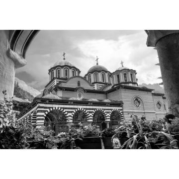 Lais Puzzle - Das Rila-Kloster, eines der wichtigsten touristischen Ziele und UNESCO-Stätte in Bulgarien in schwarz weiß - 2.000 Teile