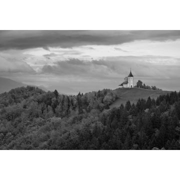 Lais Puzzle - Kirche St. Primoz in Slowenien in schwarz weiß - 2.000 Teile
