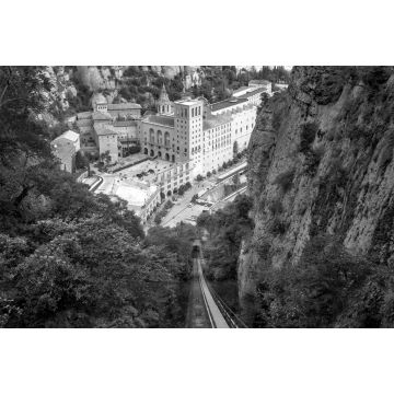 Lais Puzzle - Standseilbahn mit Blick auf das Kloster Santa Maria de Montserrat. Katalonien, Spanien in schwarz weiß - 2.000 Teile