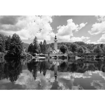 Lais Puzzle - Landschaft und Kirche des Heiligen Johannes des Täufers am Bohinjer See in Slowenien. Natur in Slovenija in schwarz weiß - 500, 1.000 & 2.000 Teile