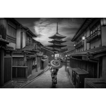 Lais Puzzle - Asiatische Frauen in traditionellen japanischen Kimonos bei der Yasaka-Pagode und in der Sannen Zaka-Straße in Kyoto, Japan in schwarz weiß - 2.000 Teile
