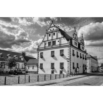 Lais Puzzle - niemegk, deutschland - altstadt mit altem rathaus in schwarz weiß - 2.000 Teile