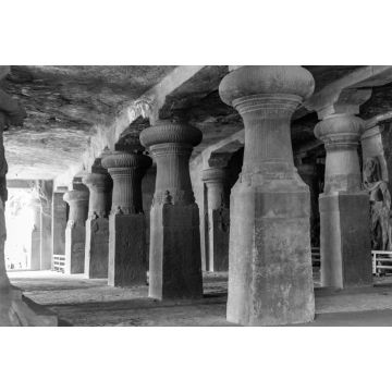 Lais Puzzle - Säulen in den Ruinen der Elephanta-Höhlen in Mumbai (Bombay) Indien auf der Insel Gharapuri in schwarz weiß - 2.000 Teile