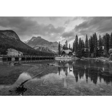 Lais Puzzle - Holzhütte am Emerald Lake mit felsigen Bergen im Yoho-Nationalpark in schwarz weiß - 500, 1.000 & 2.000 Teile