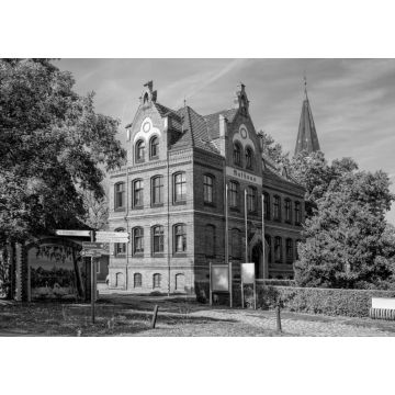 Lais Puzzle - zeuthen, germany - backsteinbau vom alten rathaus in schwarz weiß - 1.000 Teile