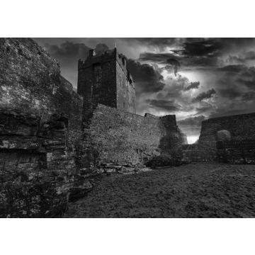 Lais Puzzle - Eine alte Burg in Irland mit einer Sturm- und Blitzlandschaft in schwarz weiß - 500, 1.000 & 2.000 Teile
