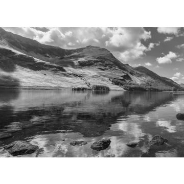 Lais Puzzle - Berge spiegeln sich in einem See im schönen Lake District in England in schwarz weiß - 500, 1.000 & 2.000 Teile
