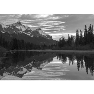 Lais Puzzle - Malerische Abendfarben bei Sonnenuntergang in Canmore Spring Creek Mountain Village und weit entfernte verschneite Rocky Mountain Peaks Landschaft im frühen Frühling, Alberta Kanada in schwarz weiß - 500, 1.000 & 2.000 Teile