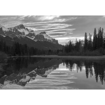 Lais Puzzle - Malerische Abendfarben bei Sonnenuntergang in Canmore Spring Creek Mountain Village und weit entfernte verschneite Rocky Mountain Peaks Landschaft im frühen Frühling, Alberta Kanada in schwarz weiß - 1.000 Teile