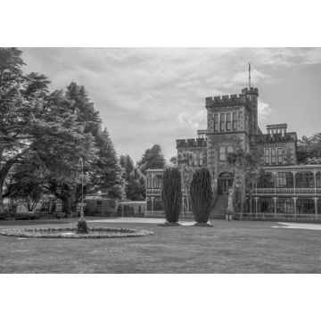 Lais Puzzle - Larnach Schloss in Dunedin, Neuseeland in schwarz weiß - 1.000 Teile
