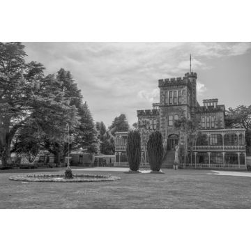 Lais Puzzle - Larnach Schloss in Dunedin, Neuseeland in schwarz weiß - 2.000 Teile