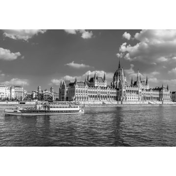 Lais Puzzle - Eine Fähre fährt am östlichen Ufer der Donau in Budapest vorbei am Parlamentsgebäude im Sommer in schwarz weiß - 2.000 Teile
