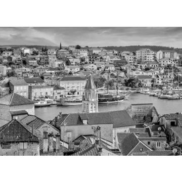 Lais Puzzle - Hochformatige Ansicht der Altstadt von Trogir, Kroatien, im Vordergrund, die neueren Gebäude auf dem Festland. An der zentralen Adriaküste in schwarz weiß - 500, 1.000 & 2.000 Teile