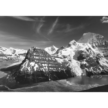 Lais Puzzle - Panoramablick auf den weit entfernten Mount Robson und die verschneiten Gipfel der Rocky Mountains über dem Berg Lake im Jasper National Park in British Columbia, Kanada in schwarz weiß - 1.000 Teile