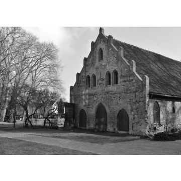 Lais Puzzle - Der ehemalige Kornspeicher im Kloster Lehnin in schwarz weiß - 500, 1.000 & 2.000 Teile