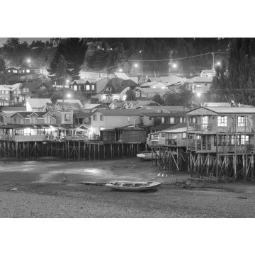 Lais Puzzle - Traditionelle Stelzenhäuser, so genannte Palafitos, in der Stadt Castro auf der Insel Chiloe in Südchile in schwarz weiß - 500, 1.000 & 2.000 Teile