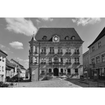 Lais Puzzle - Rathaus, Kaiser Max Str., Kaufbeuren in schwarz weiß - 2.000 Teile