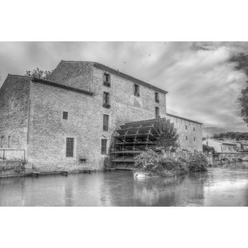 Lais Puzzle - Haus mit Wasserrad, Region Luberon, Frankreich in schwarz weiß - 2.000 Teile