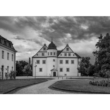 Lais Puzzle - Dramatischer Wolkenhimmel über dem Schloss Königs Wusterhausen (Ansicht von Norden) in schwarz weiß - 500, 1.000 & 2.000 Teile