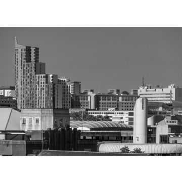 Lais Puzzle - Die Skyline der Stadt Plymouth an einem strahlenden Sonnentag in schwarz weiß - 500, 1.000 & 2.000 Teile