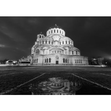 Lais Puzzle - Schöner Blick auf die bulgarisch-orthodoxe St. Alexander-Newski-Kathedrale in Sofia, die sich nachts in den Straßen spiegelt in schwarz weiß - 500, 1.000 & 2.000 Teile