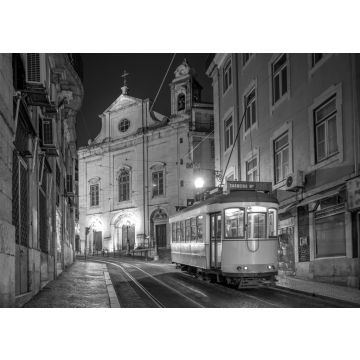 Lais Puzzle - Straßenbahn der Linie 28 in Lissabon, Portugal, bei Nacht in schwarz weiß - 500, 1.000 & 2.000 Teile