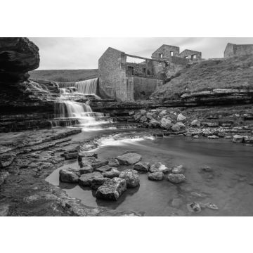 Lais Puzzle - Wasserfall El Bolao und eine verfallene Mühle, Kantabrien, Spanien in schwarz weiß - 500, 1.000 & 2.000 Teile