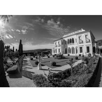 Lais Puzzle - Villa Ephrussi de Rothschild an der französischen Riviera, in Saint Jean Cap Ferrat in Frankreich in schwarz weiß - 500, 1.000 & 2.000 Teile