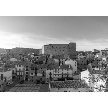 Lais Puzzle - Beleuchtung der Burg Mora de Rubielos in Teruel, Spanien Sonnenuntergangspanorama der Sierra de Gudar in schwarz weiß - 500, 1.000 & 2.000 Teile