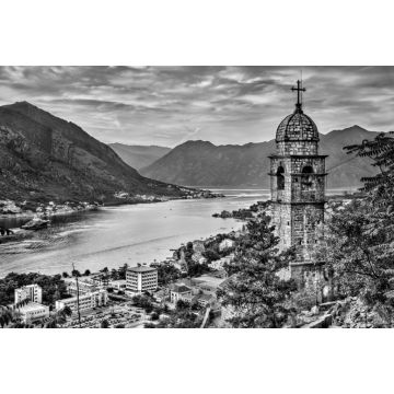 Lais Puzzle - Kirche Unserer Lieben Frau von Remedy in Kotor, Montenegro in schwarz weiß - 2.000 Teile