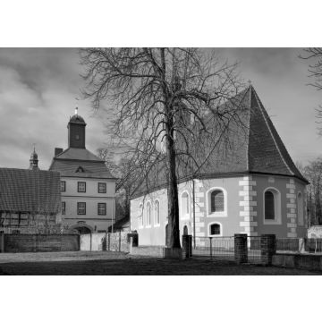 Lais Puzzle - Lindenau Kirche und Torhaus in schwarz weiß - 500, 1.000 & 2.000 Teile